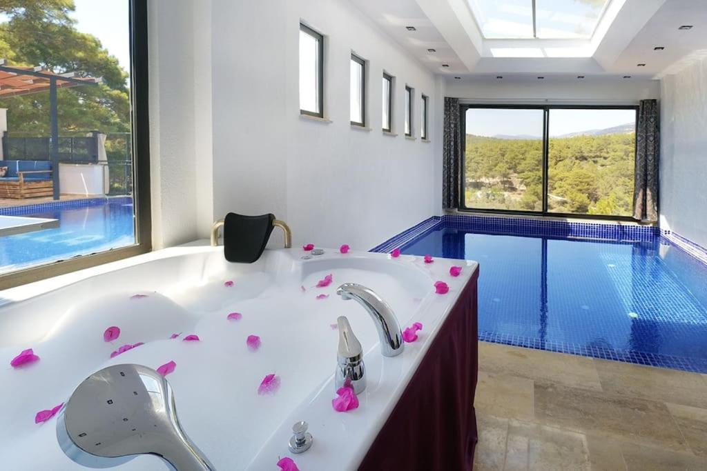 Villa Fenomen 2 / Kalkan คาช ภายนอก รูปภาพ